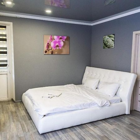 Cozy Apartment In A New Building Close To The Downtown كييف المظهر الخارجي الصورة