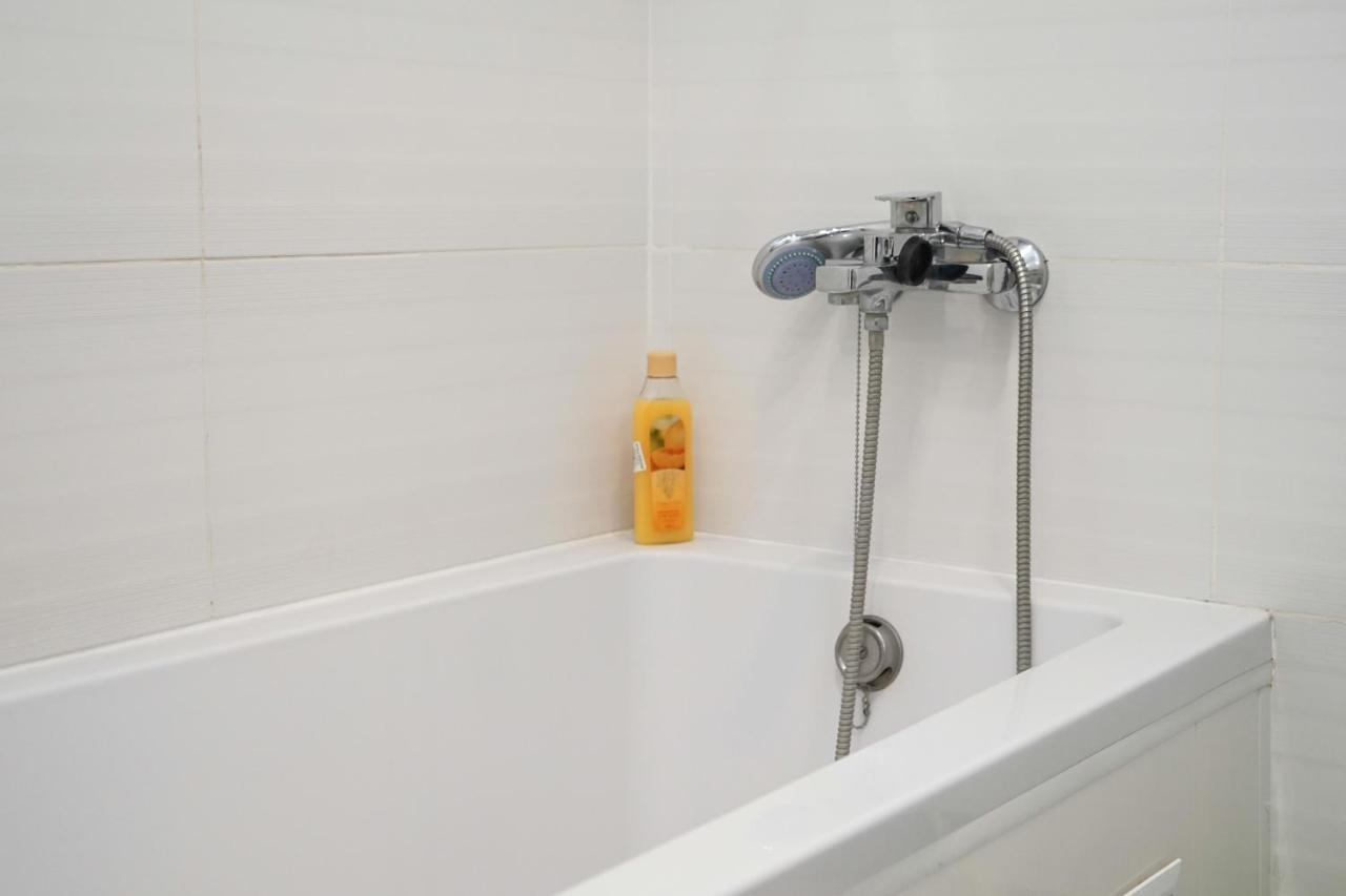 Cozy Apartment In A New Building Close To The Downtown كييف المظهر الخارجي الصورة